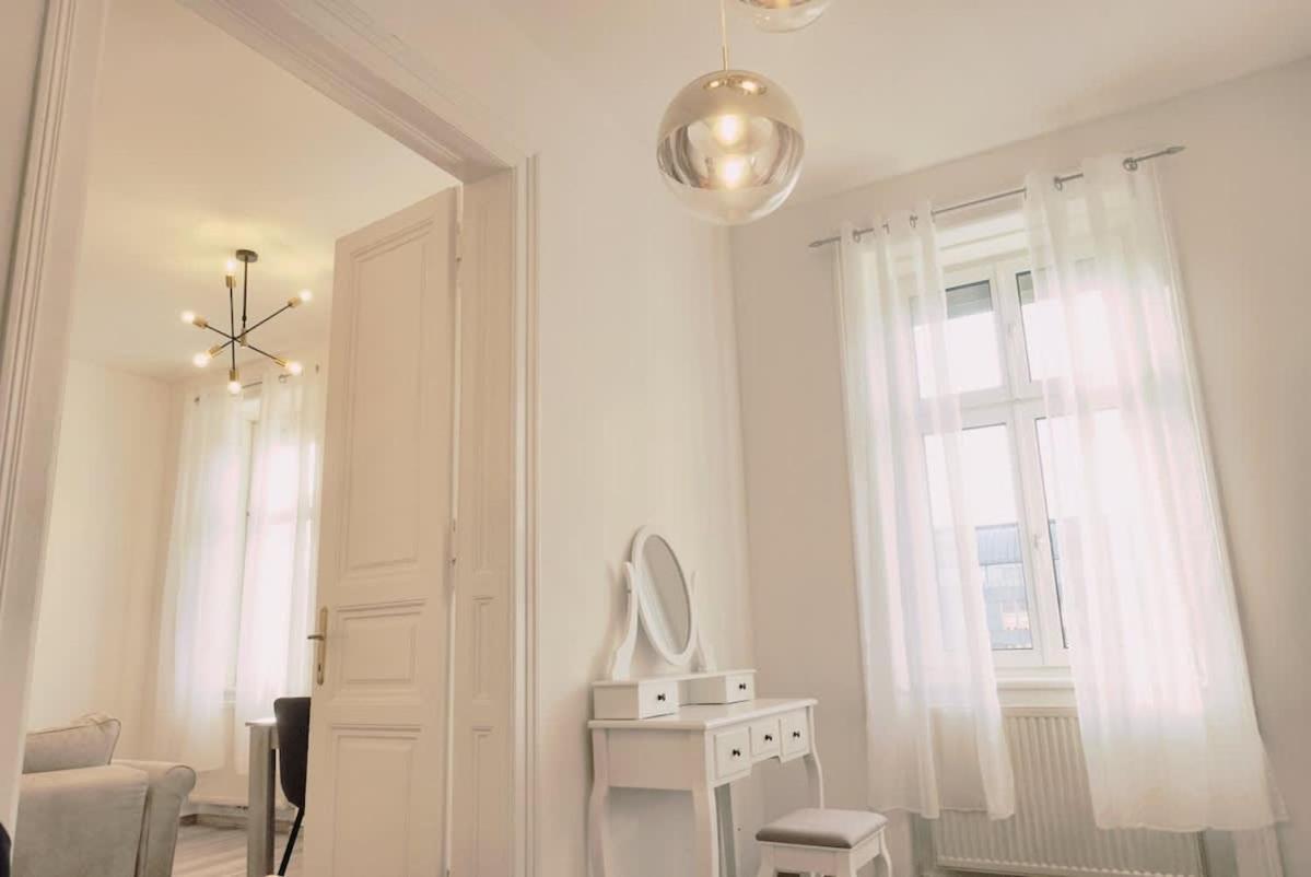 King Bed Free Parking Fast Wifi Pet Friendly * Wien